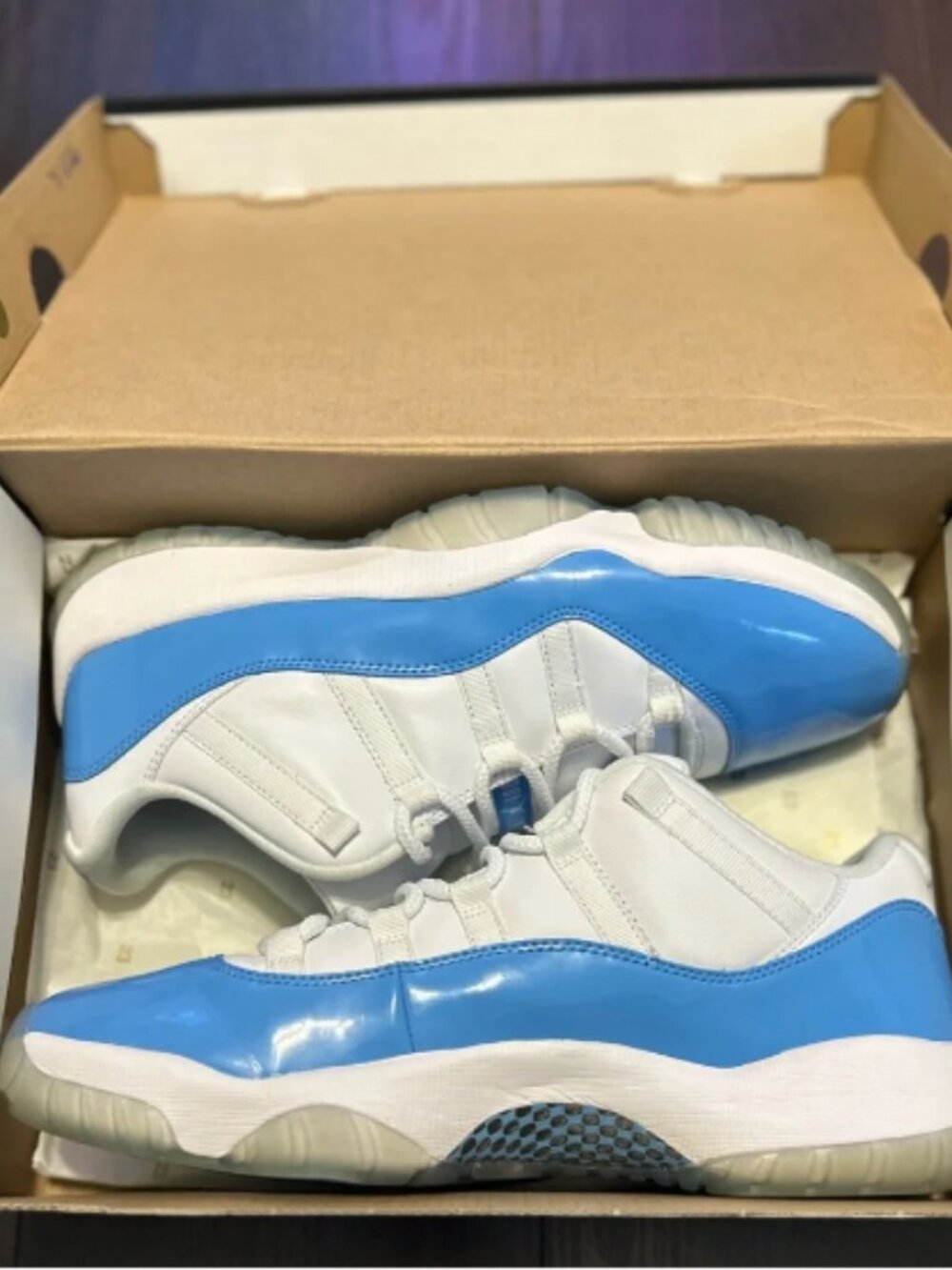 Air Jordan 11 Low “UNC”